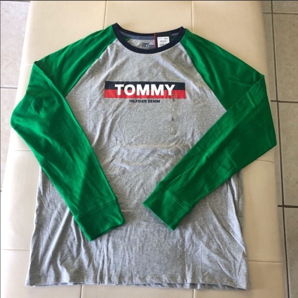 🏡 Moving sale  Price Firm Hilfiger Denim long sleeved T - Picture 1 of 5